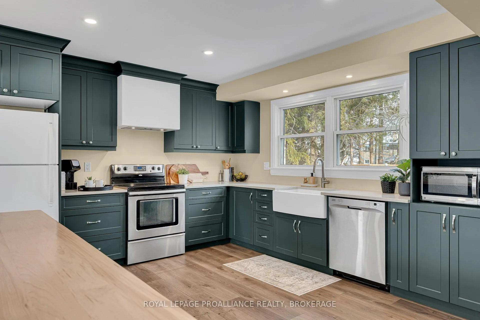 Photo 11 of 10 Crerar Boulevard, Kingston, City Southwest — HOMEH