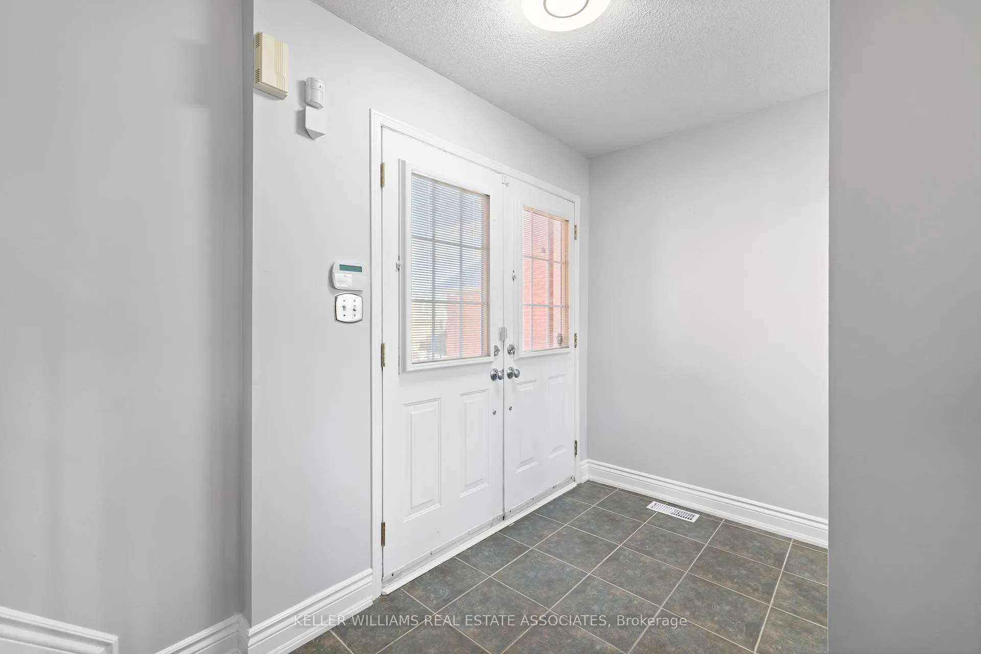 Photo 4 of 1448 Forest Street, Innisfil, Alcona — HOMEH