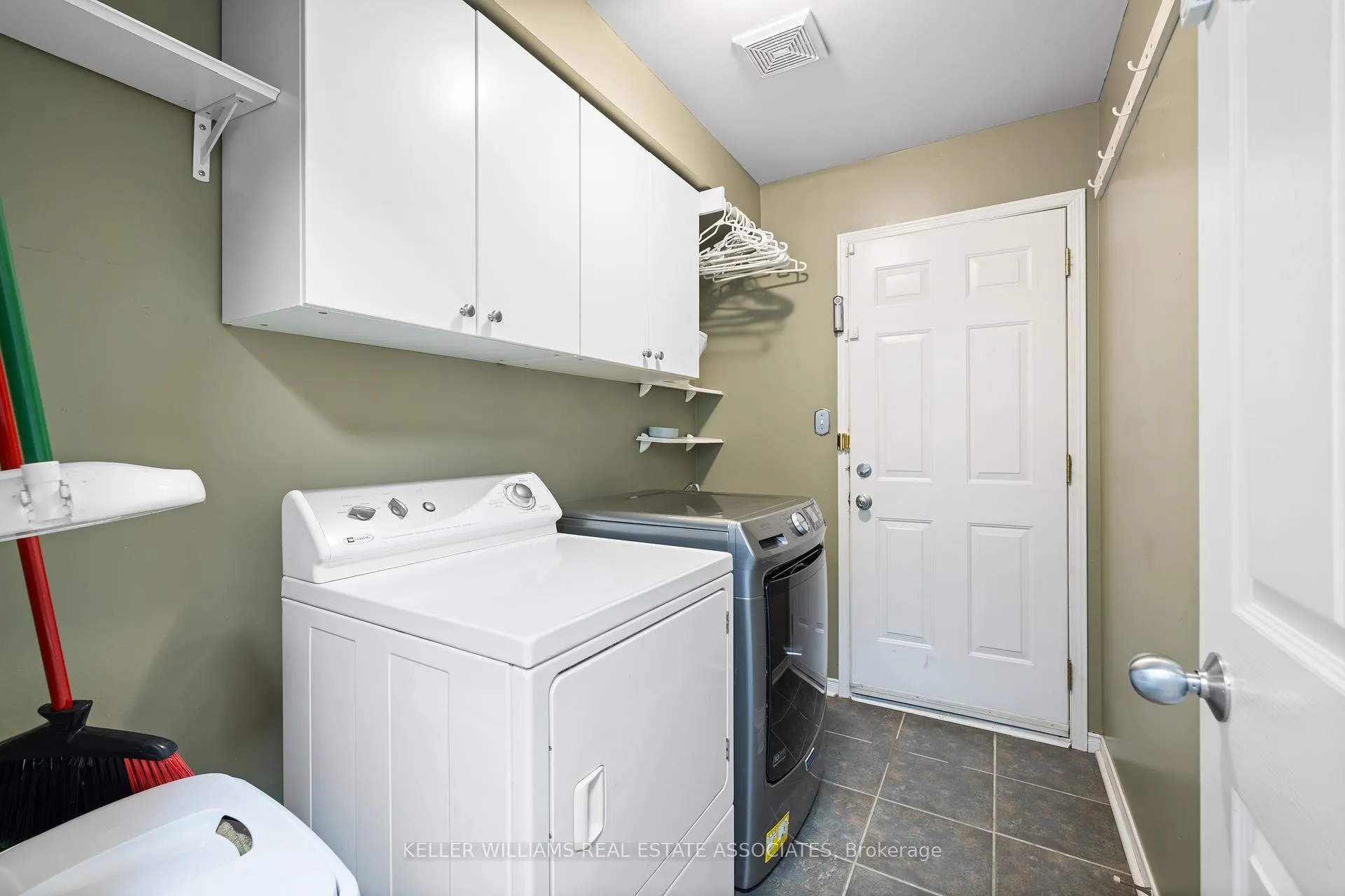 Photo 20 of 1448 Forest Street, Innisfil, Alcona — HOMEH