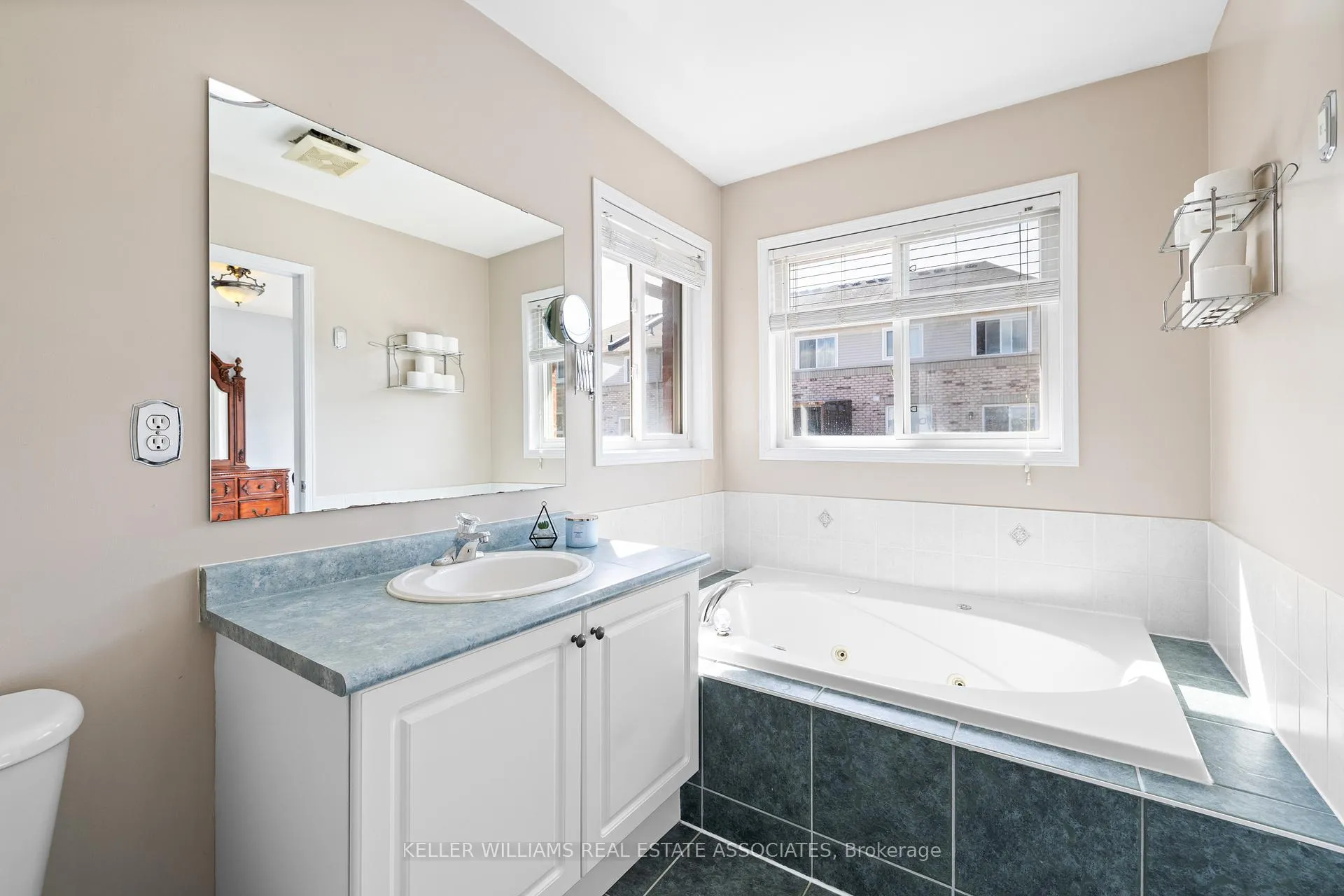 Photo 25 of 1448 Forest Street, Innisfil, Alcona — HOMEH