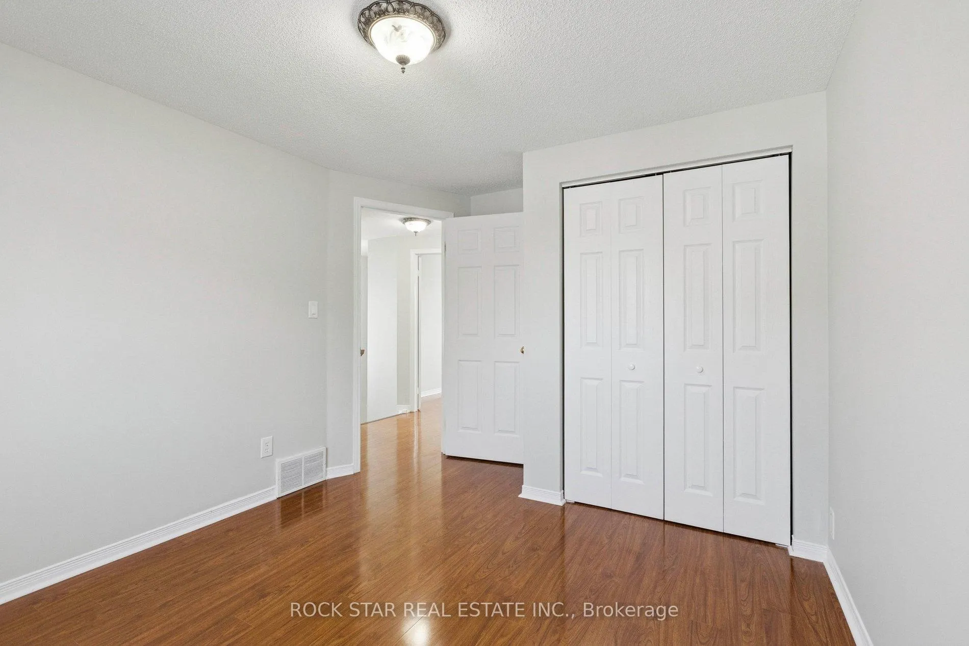 Photo 12 of 64 Dawn Ridge Drive, Kitchener — HOMEH