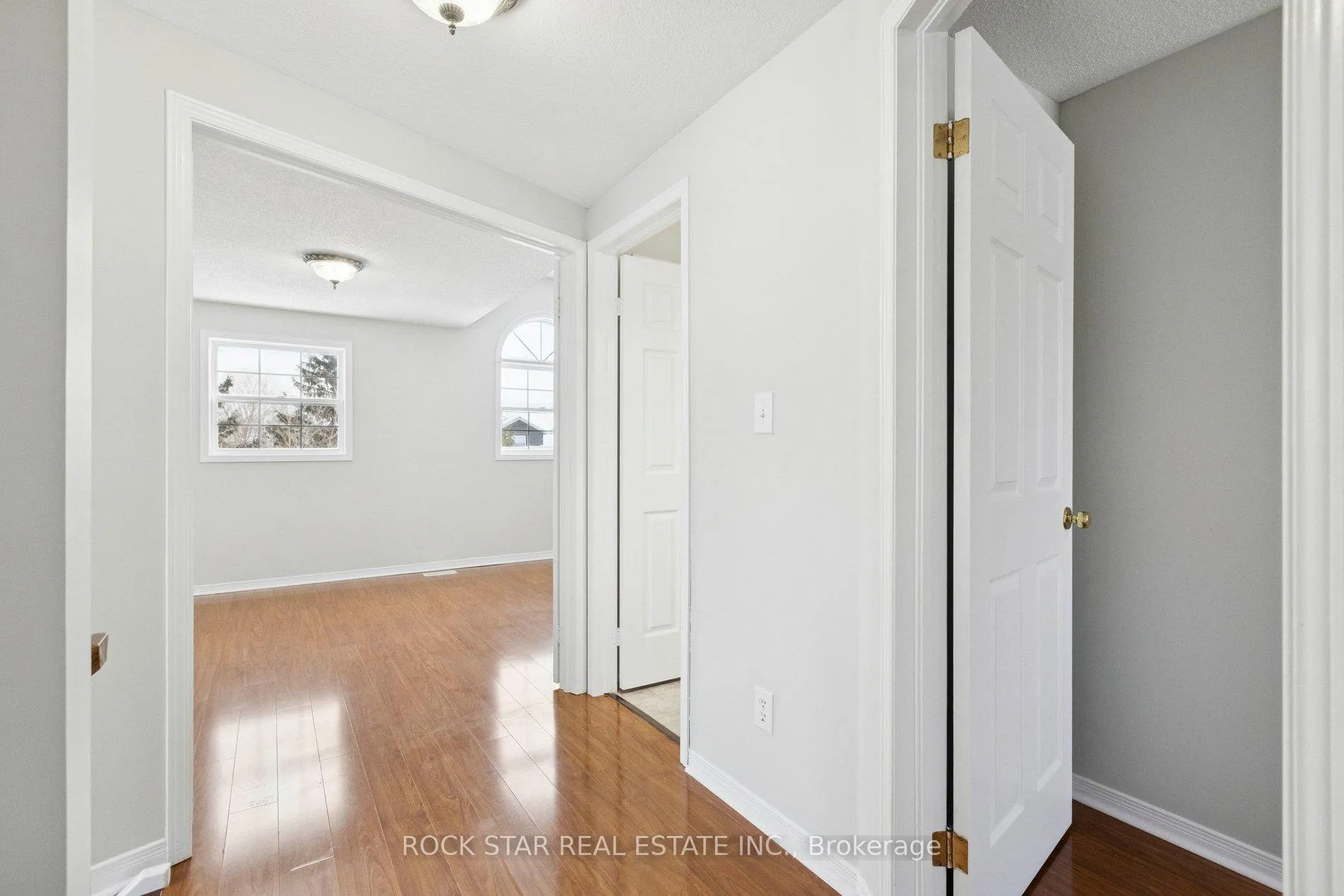 Photo 15 of 64 Dawn Ridge Drive, Kitchener — HOMEH