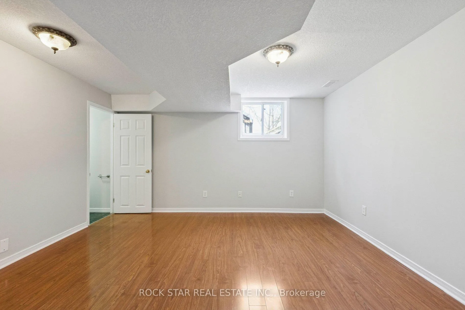 Photo 17 of 64 Dawn Ridge Drive, Kitchener — HOMEH