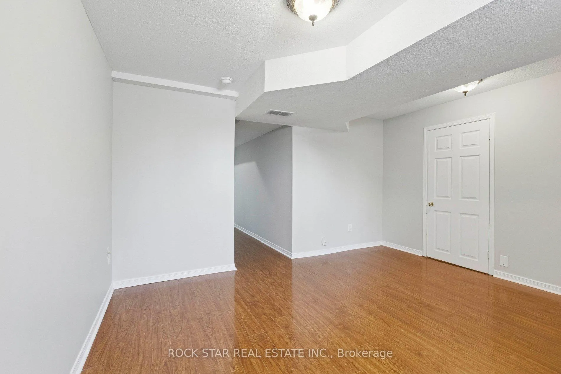 Photo 18 of 64 Dawn Ridge Drive, Kitchener — HOMEH