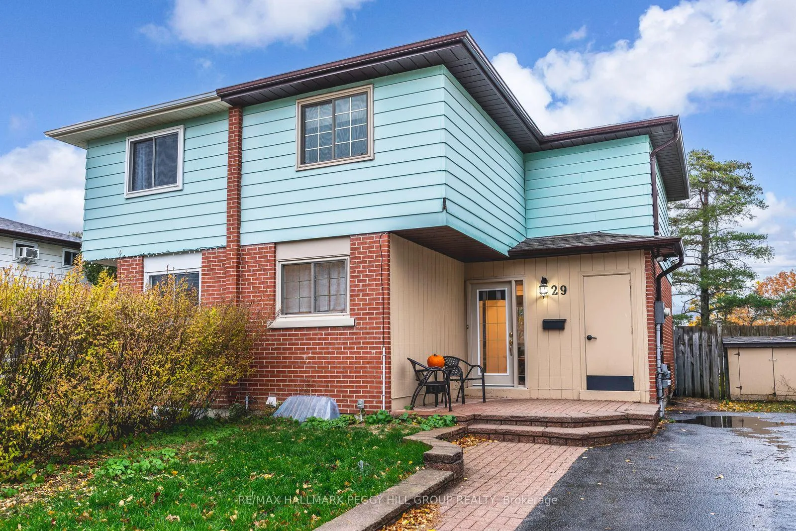 Photo 1 of 29 Chaucer Crescent, Barrie, Letitia Heights — HOMEH