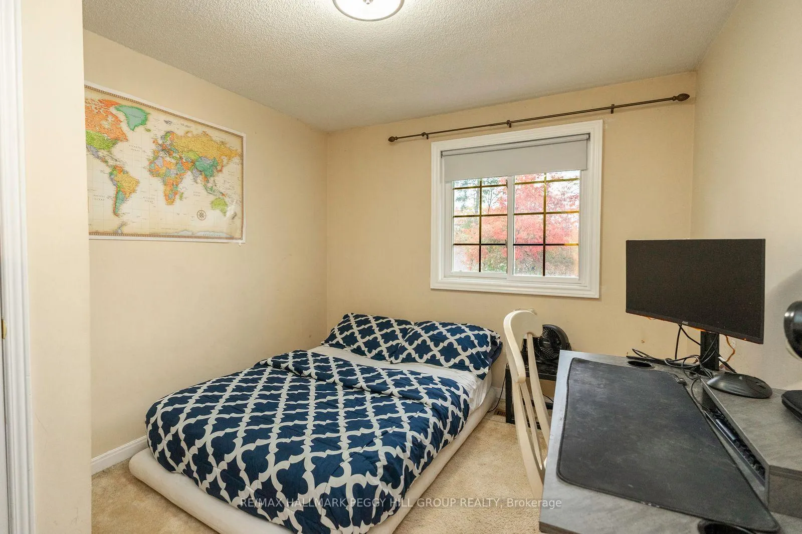 Photo 7 of 29 Chaucer Crescent, Barrie, Letitia Heights — HOMEH