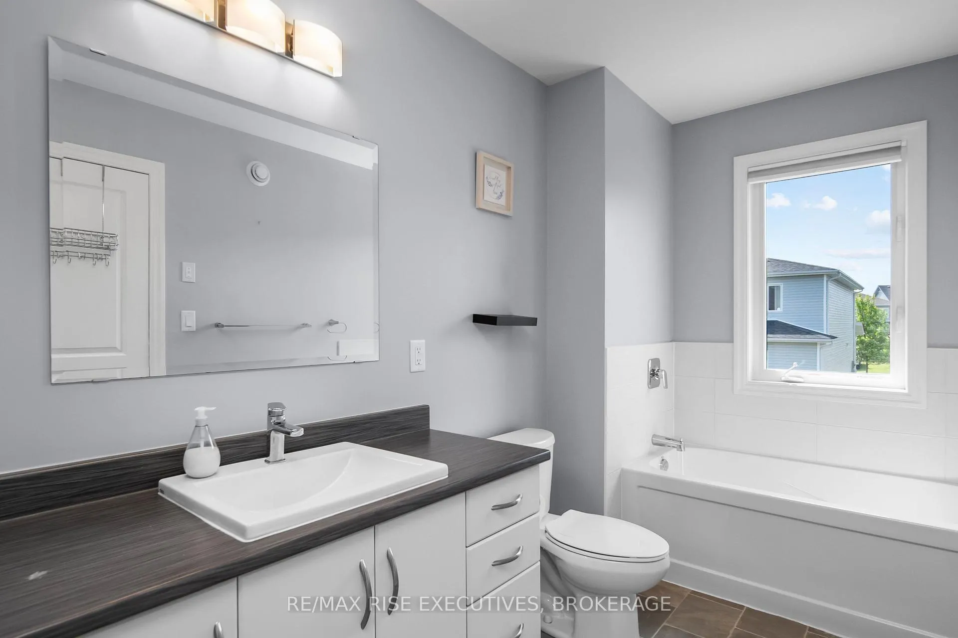 Photo 22 of 1369 Tremont Drive, Kingston, City Northwest — HOMEH