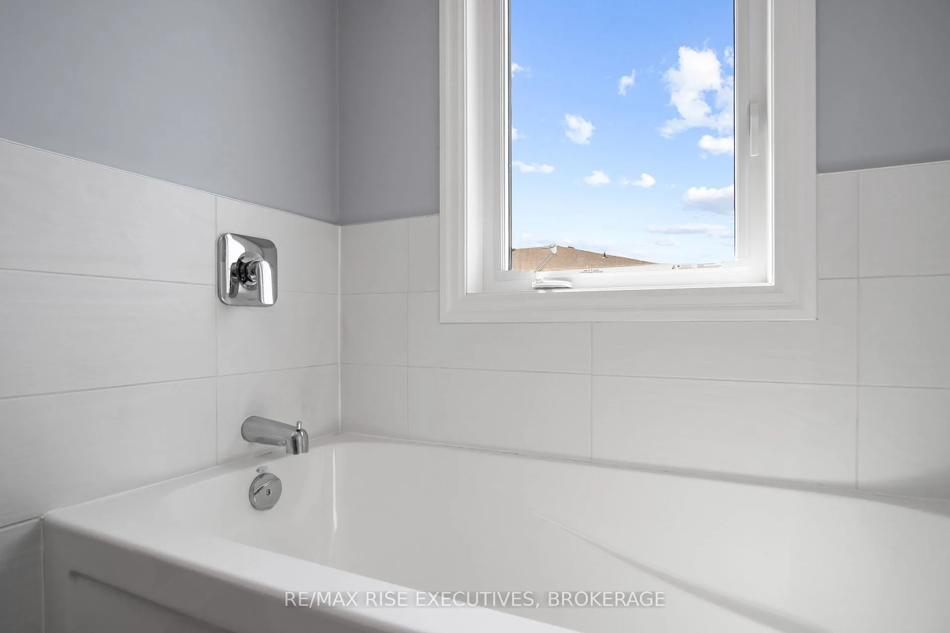 Photo 24 of 1369 Tremont Drive, Kingston, City Northwest — HOMEH