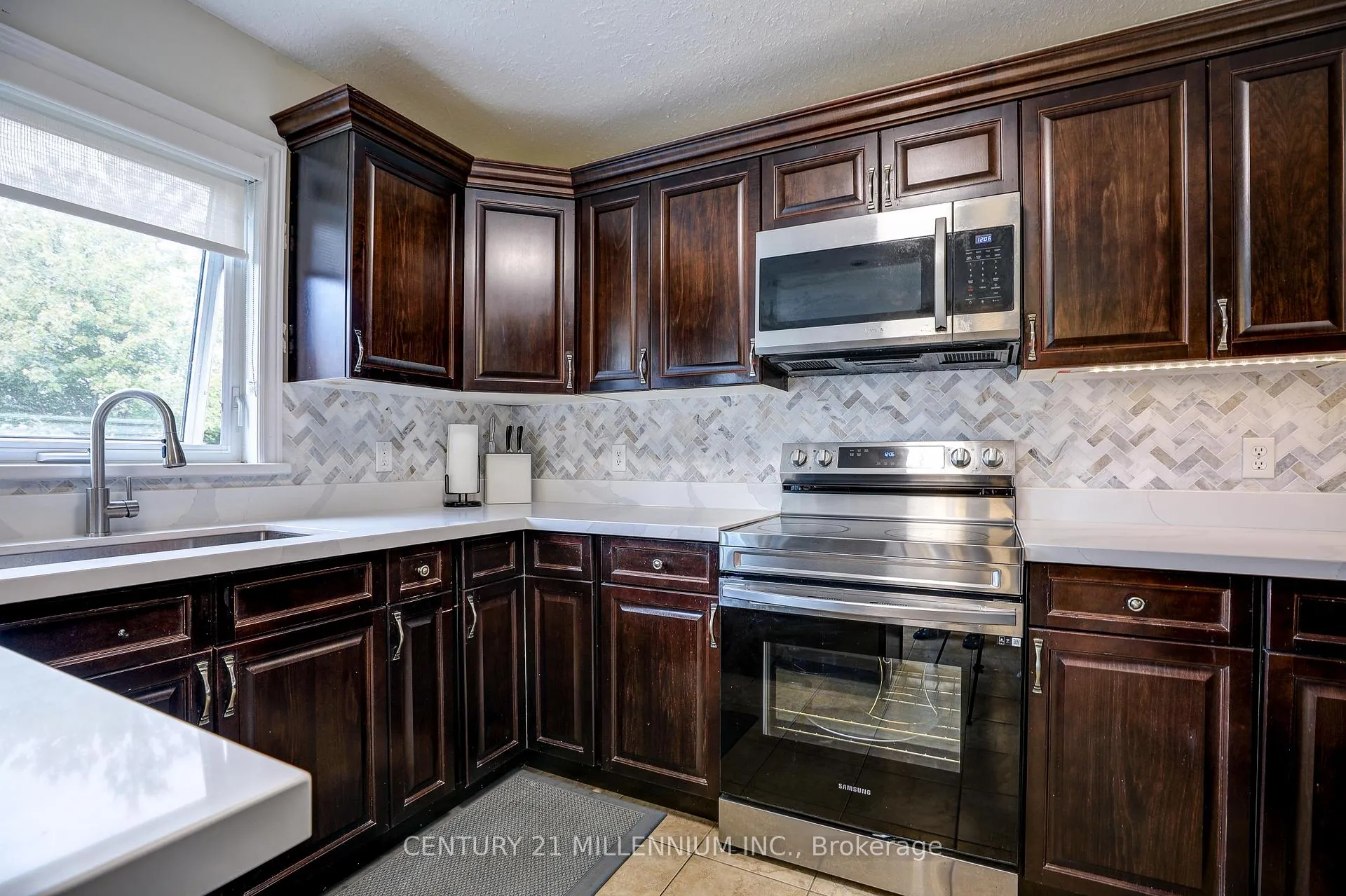 Photo 16 of 108 Silk Drive, Shelburne — HOMEH