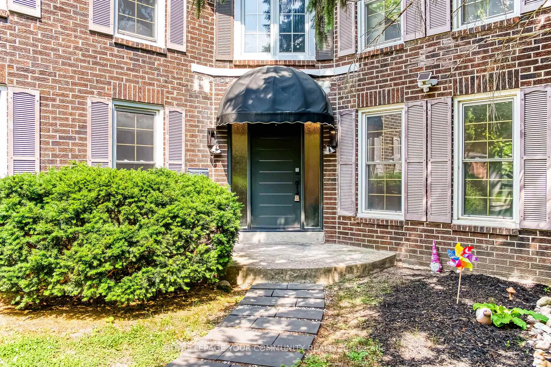 Photo 3 of 14 Julia Street, Markham, Thornhill — HOMEH