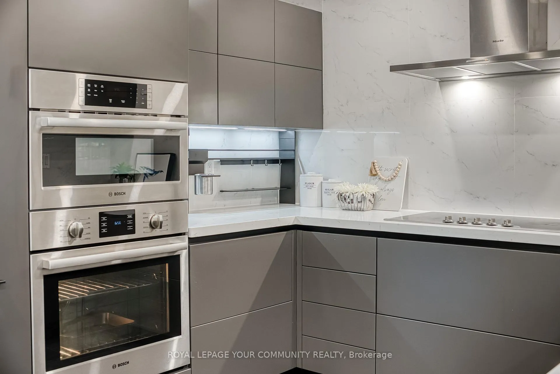 Photo 10 of 14 Julia Street, Markham, Thornhill — HOMEH