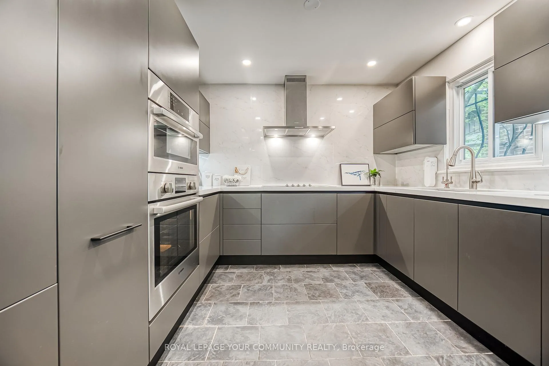 Photo 11 of 14 Julia Street, Markham, Thornhill — HOMEH
