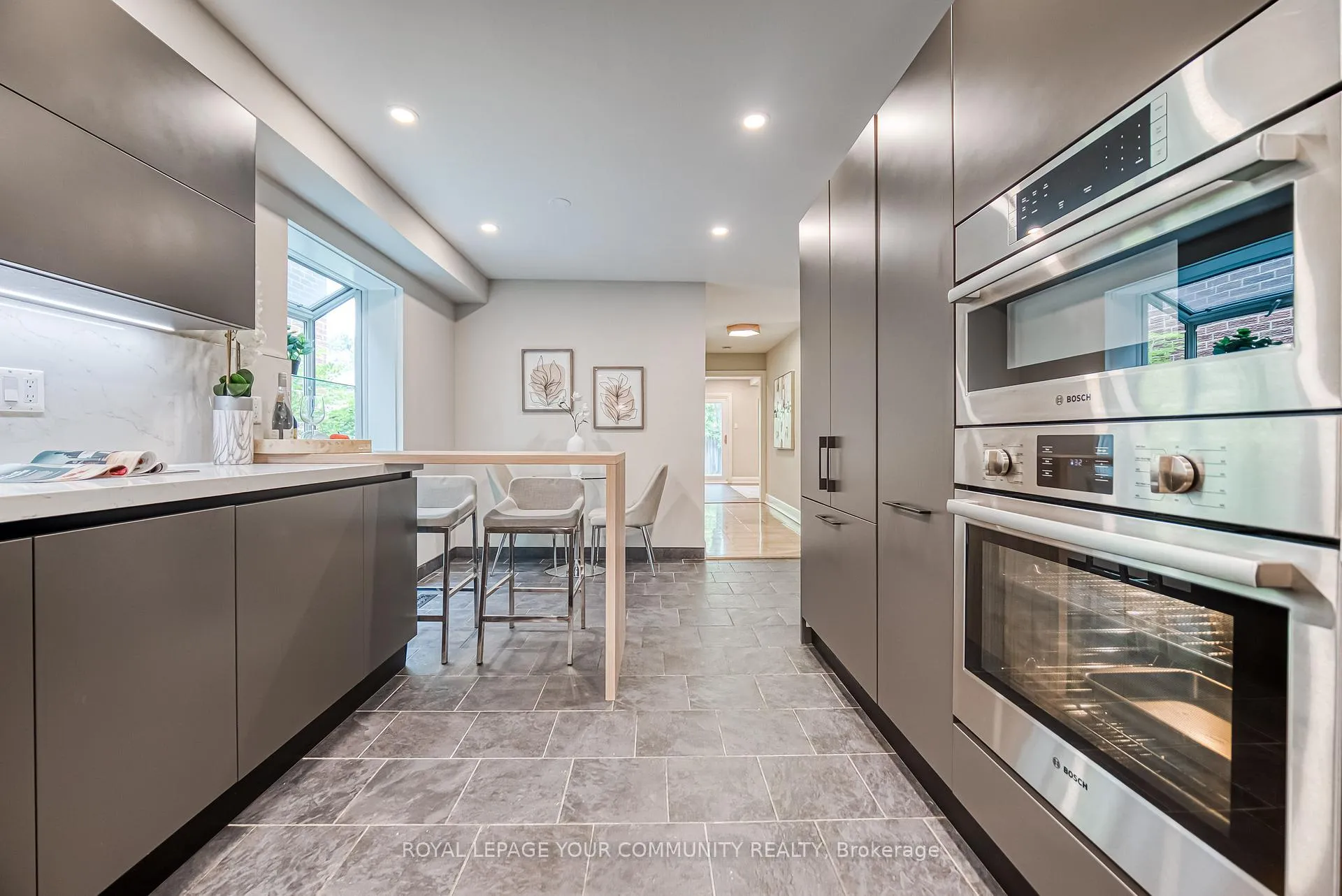 Photo 12 of 14 Julia Street, Markham, Thornhill — HOMEH