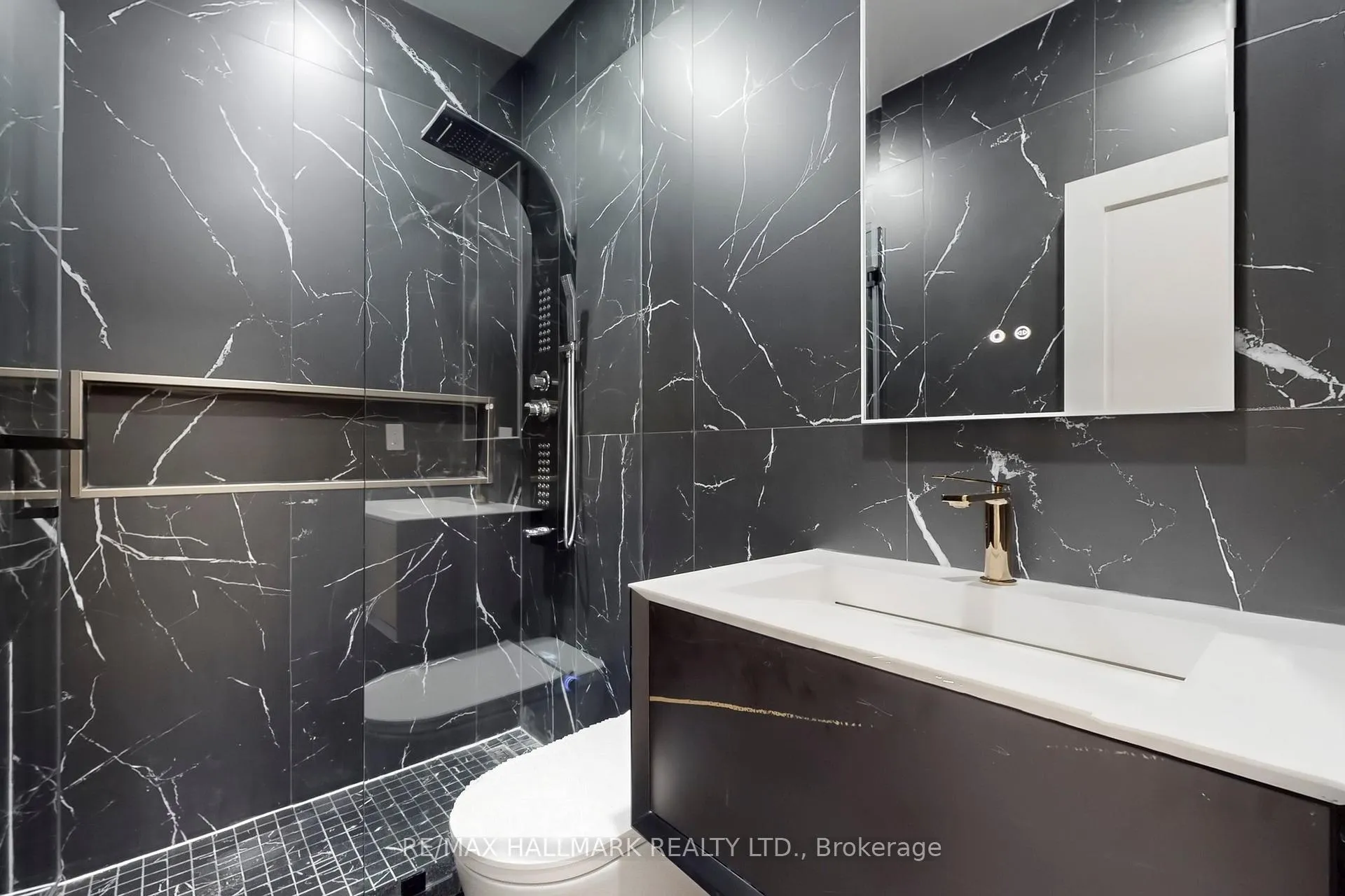 Photo 16 of 16 Mulberry Crescent, Toronto, Oakwood Village — HOMEH