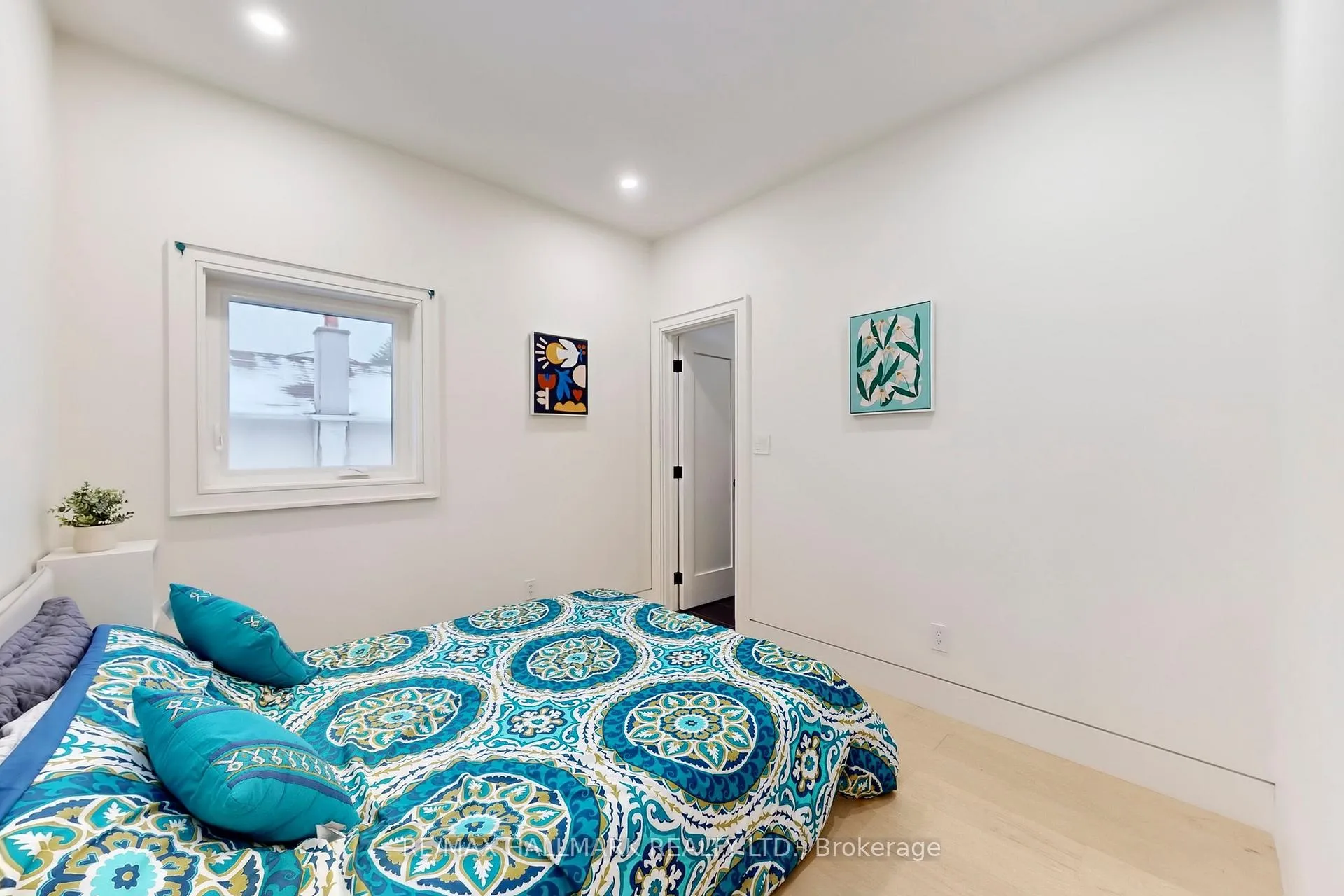 Photo 18 of 16 Mulberry Crescent, Toronto, Oakwood Village — HOMEH