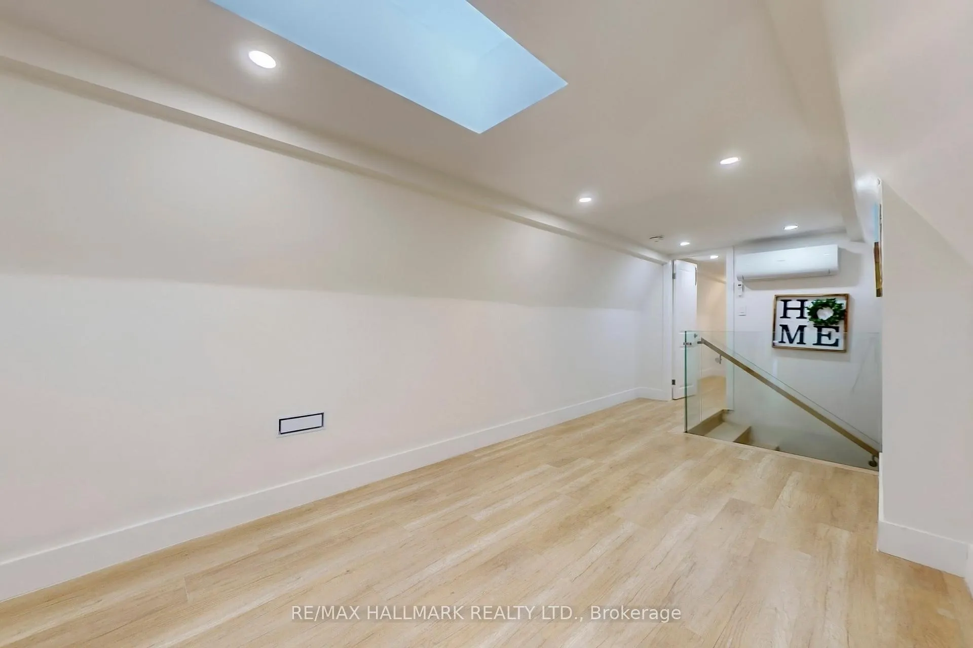 Photo 28 of 16 Mulberry Crescent, Toronto, Oakwood Village — HOMEH