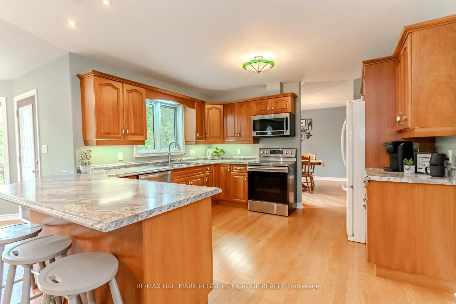 Photo 4 of 2320 7th Line, Innisfil, Rural Innisfil — HOMEH