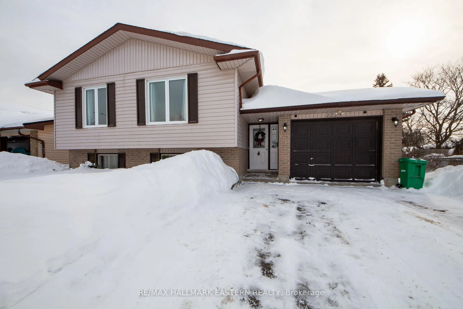Photo 1 of 2229 Lynhaven Road, Peterborough, Monaghan Ward 2 — HOMEH