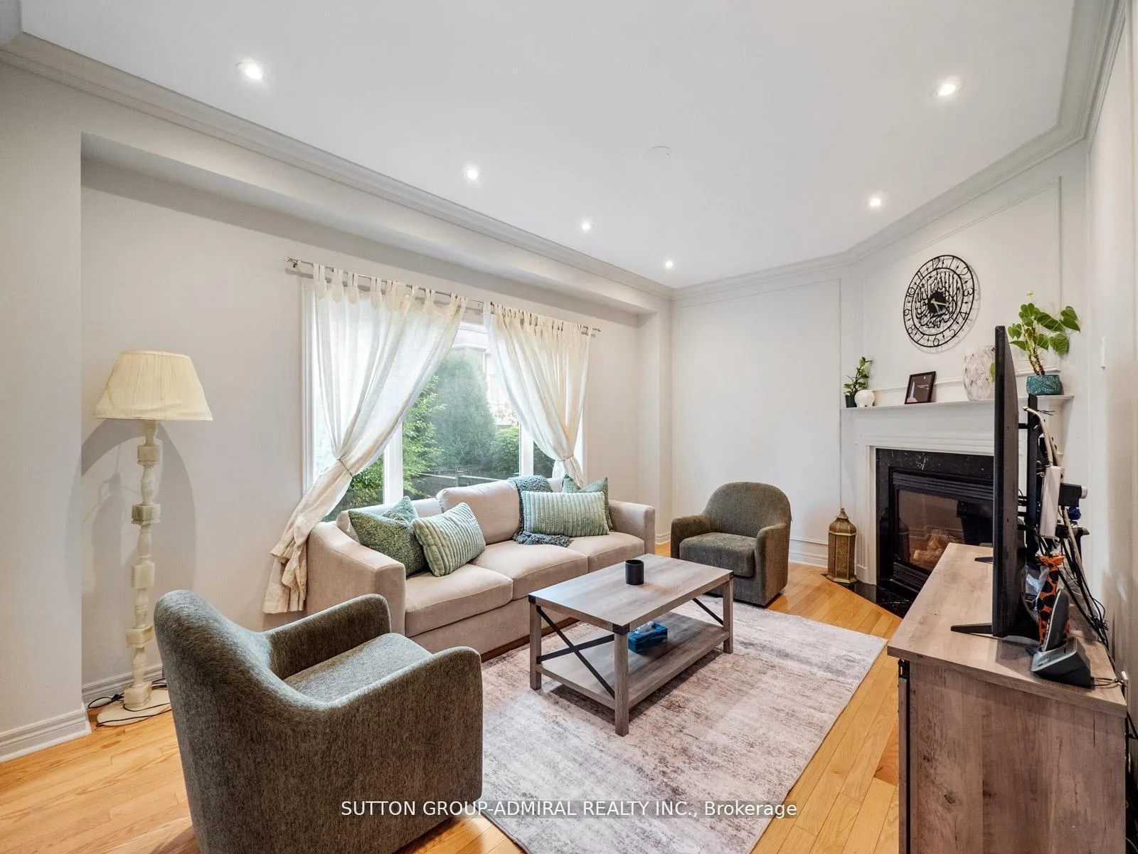 Photo 11 of 192 Chayna Crescent, Vaughan, Patterson — HOMEH