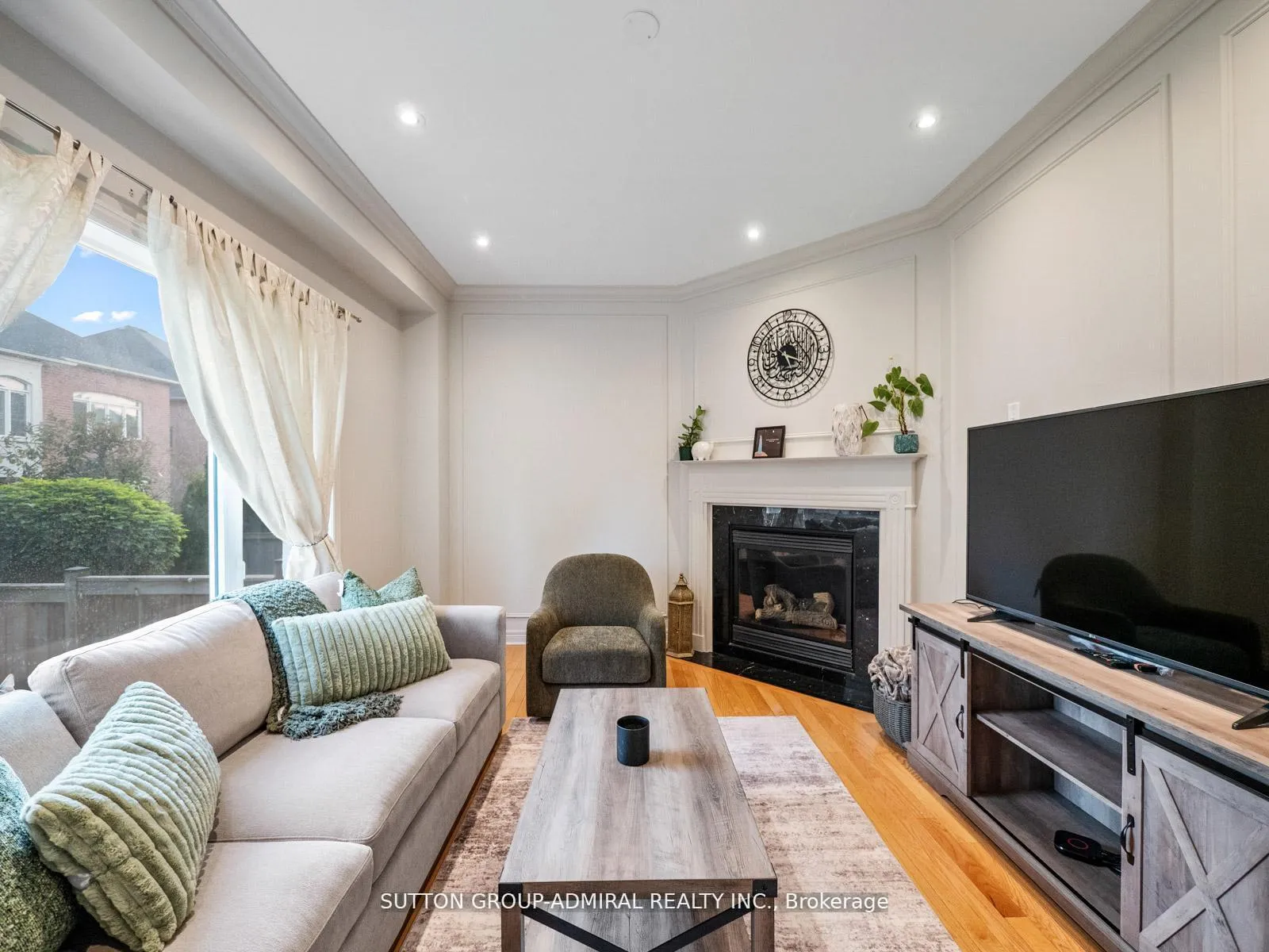 Photo 12 of 192 Chayna Crescent, Vaughan, Patterson — HOMEH