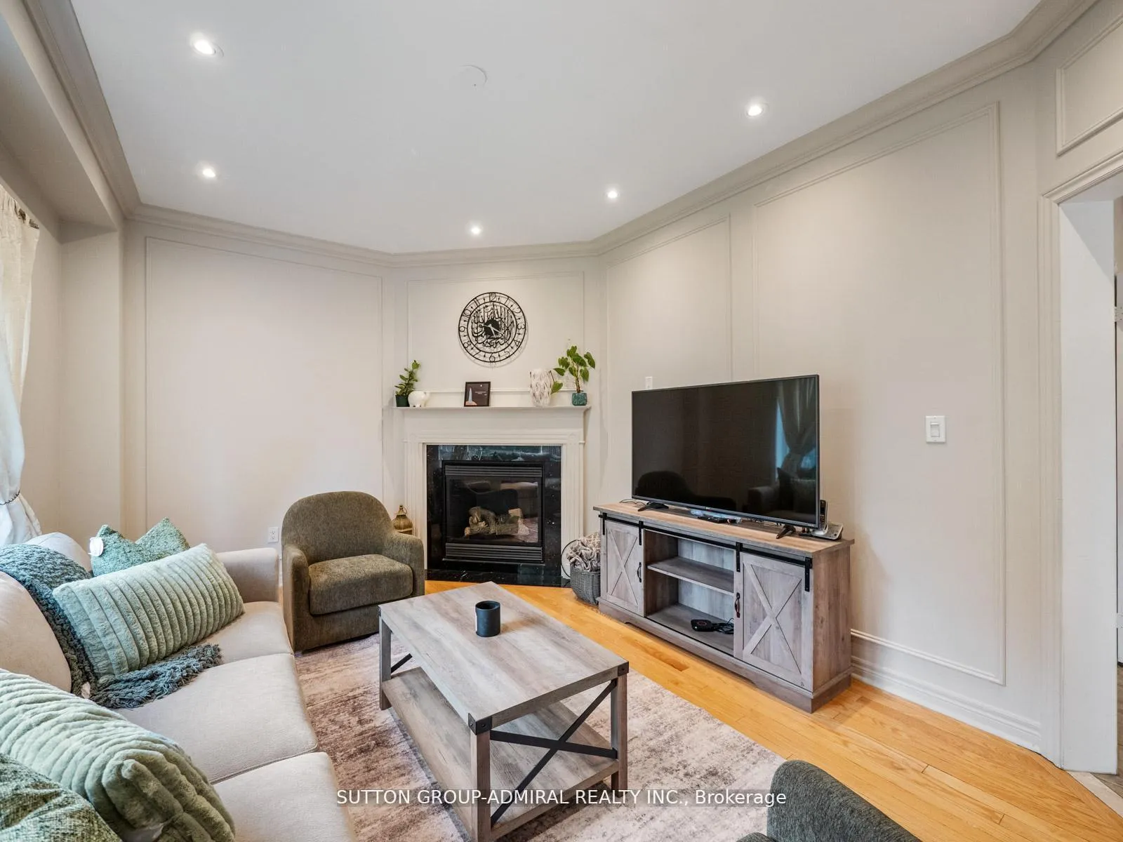 Photo 13 of 192 Chayna Crescent, Vaughan, Patterson — HOMEH