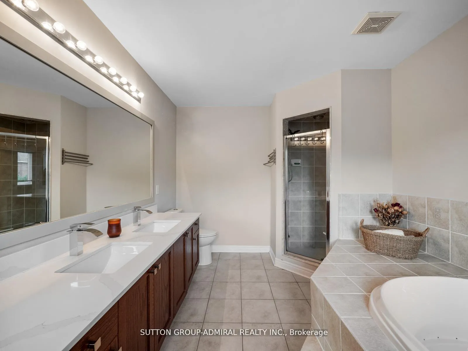 Photo 18 of 192 Chayna Crescent, Vaughan, Patterson — HOMEH