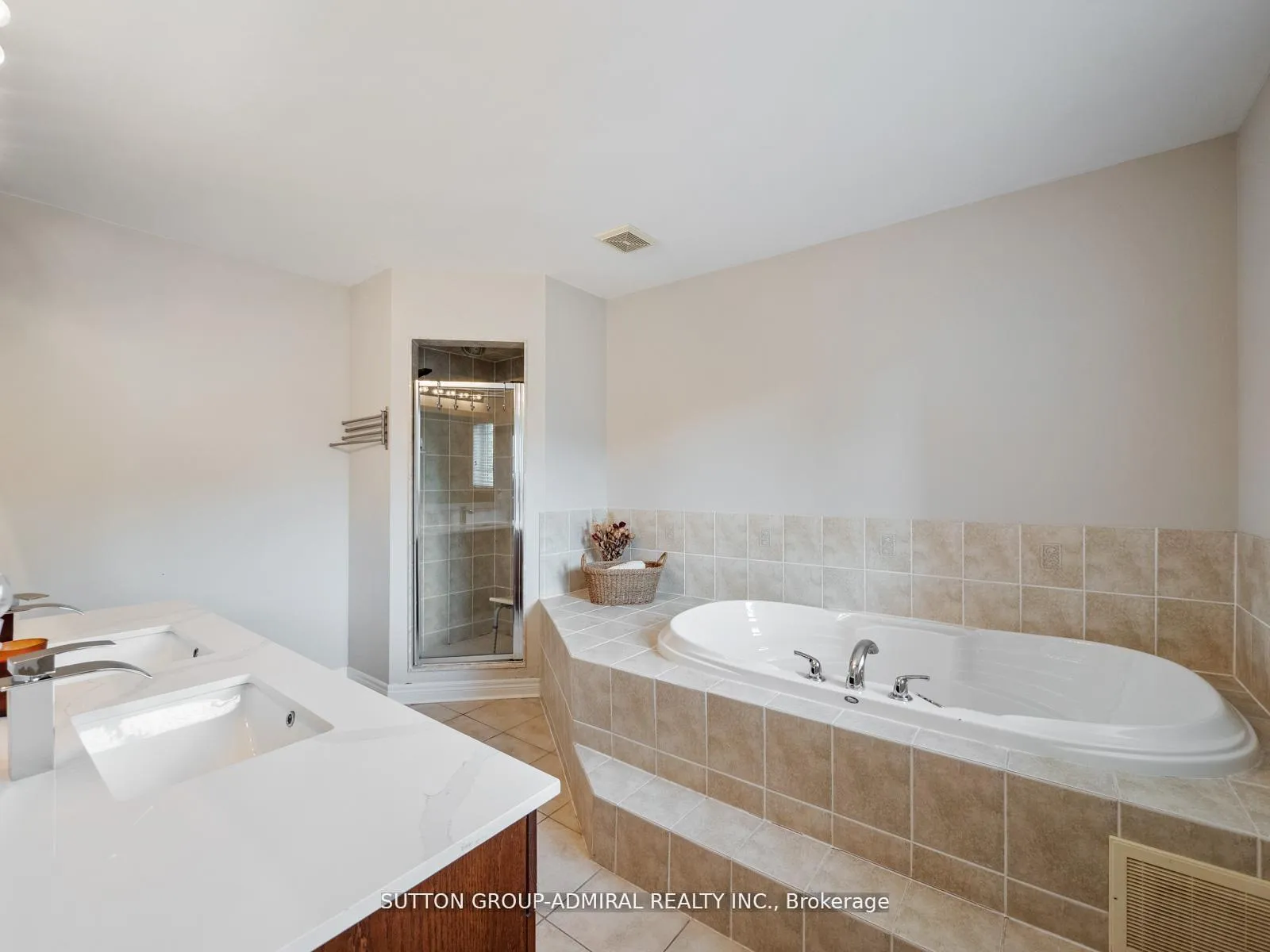 Photo 19 of 192 Chayna Crescent, Vaughan, Patterson — HOMEH