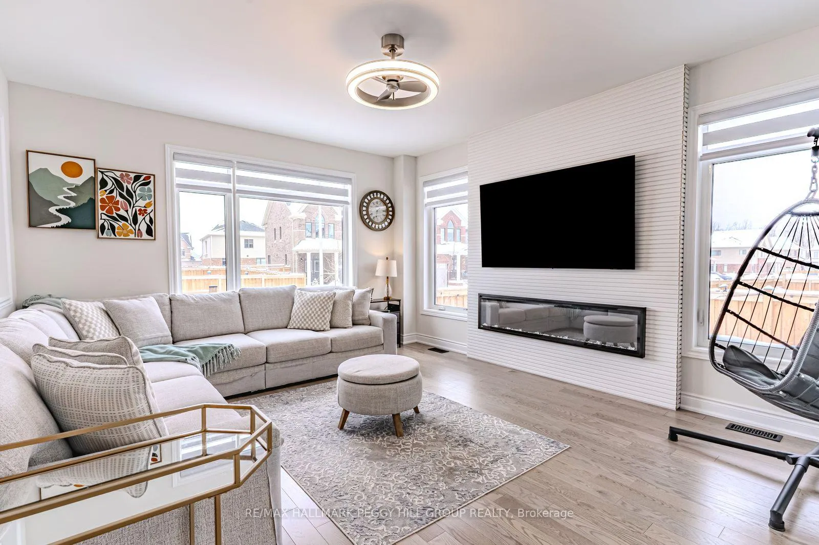 Photo 2 of 12 Valleybrook Road, Barrie, Rural Barrie Southeast — HOMEH