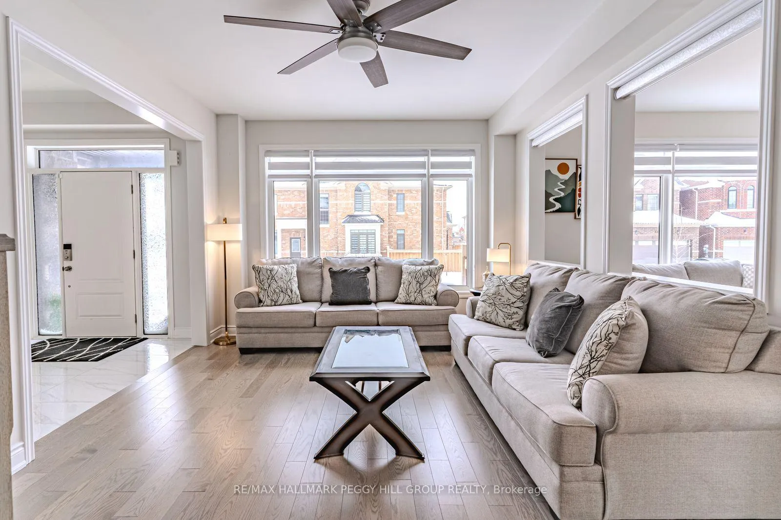 Photo 5 of 12 Valleybrook Road, Barrie, Rural Barrie Southeast — HOMEH