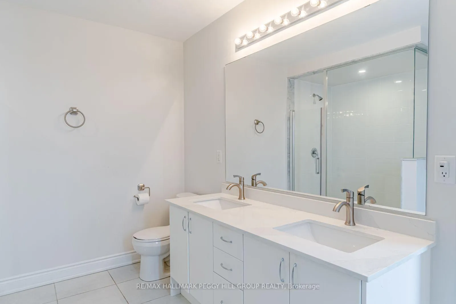 Photo 9 of 12 Valleybrook Road, Barrie, Rural Barrie Southeast — HOMEH