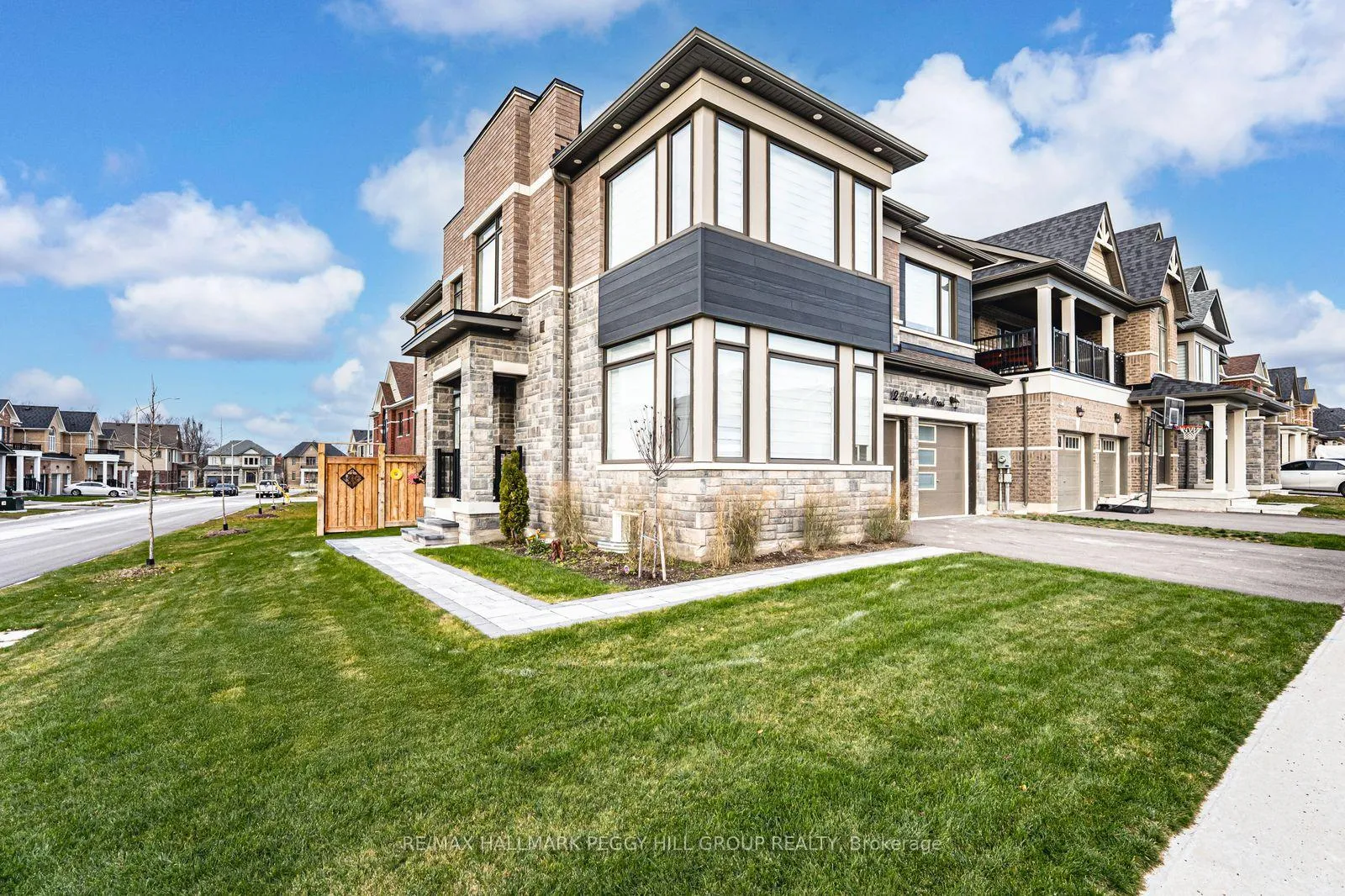 Photo 19 of 12 Valleybrook Road, Barrie, Rural Barrie Southeast — HOMEH