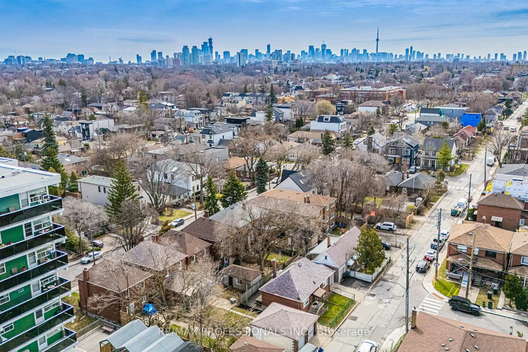 Photo 4 of 560 Atlas Avenue, Toronto, Oakwood Village — HOMEH