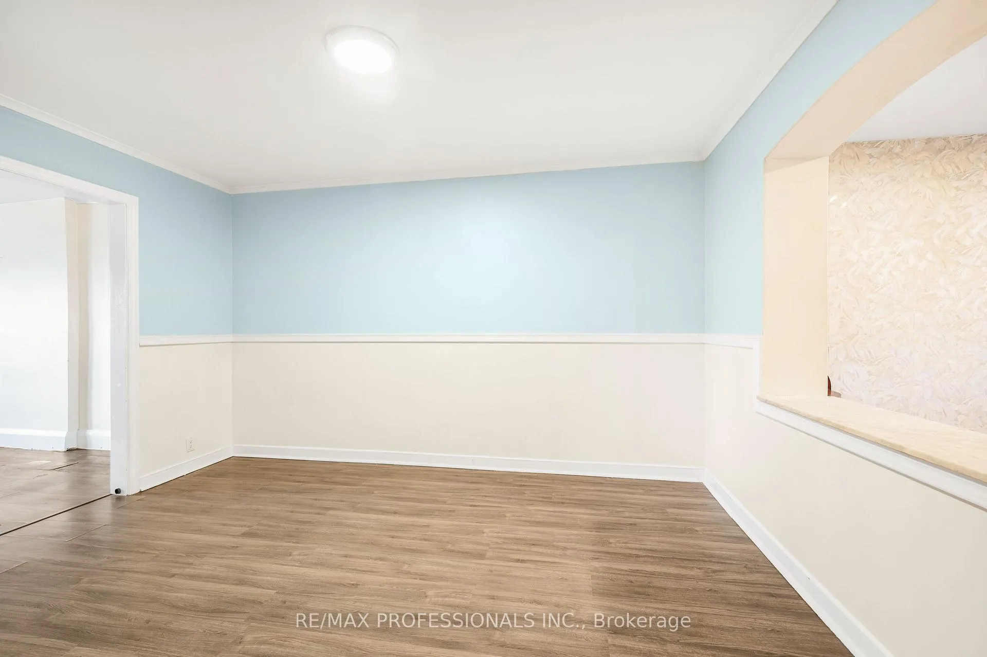 Photo 10 of 560 Atlas Avenue, Toronto, Oakwood Village — HOMEH
