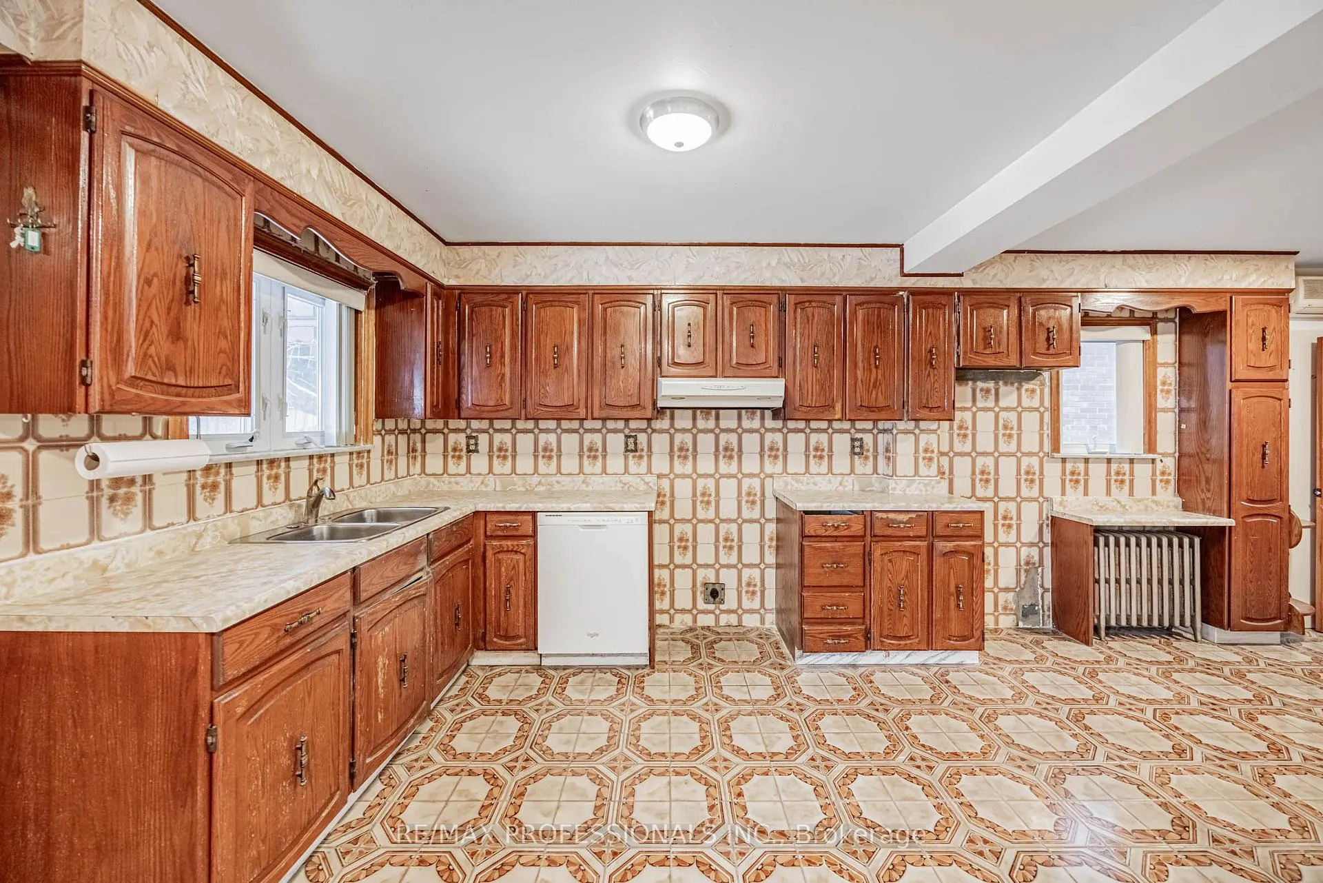 Photo 12 of 560 Atlas Avenue, Toronto, Oakwood Village — HOMEH