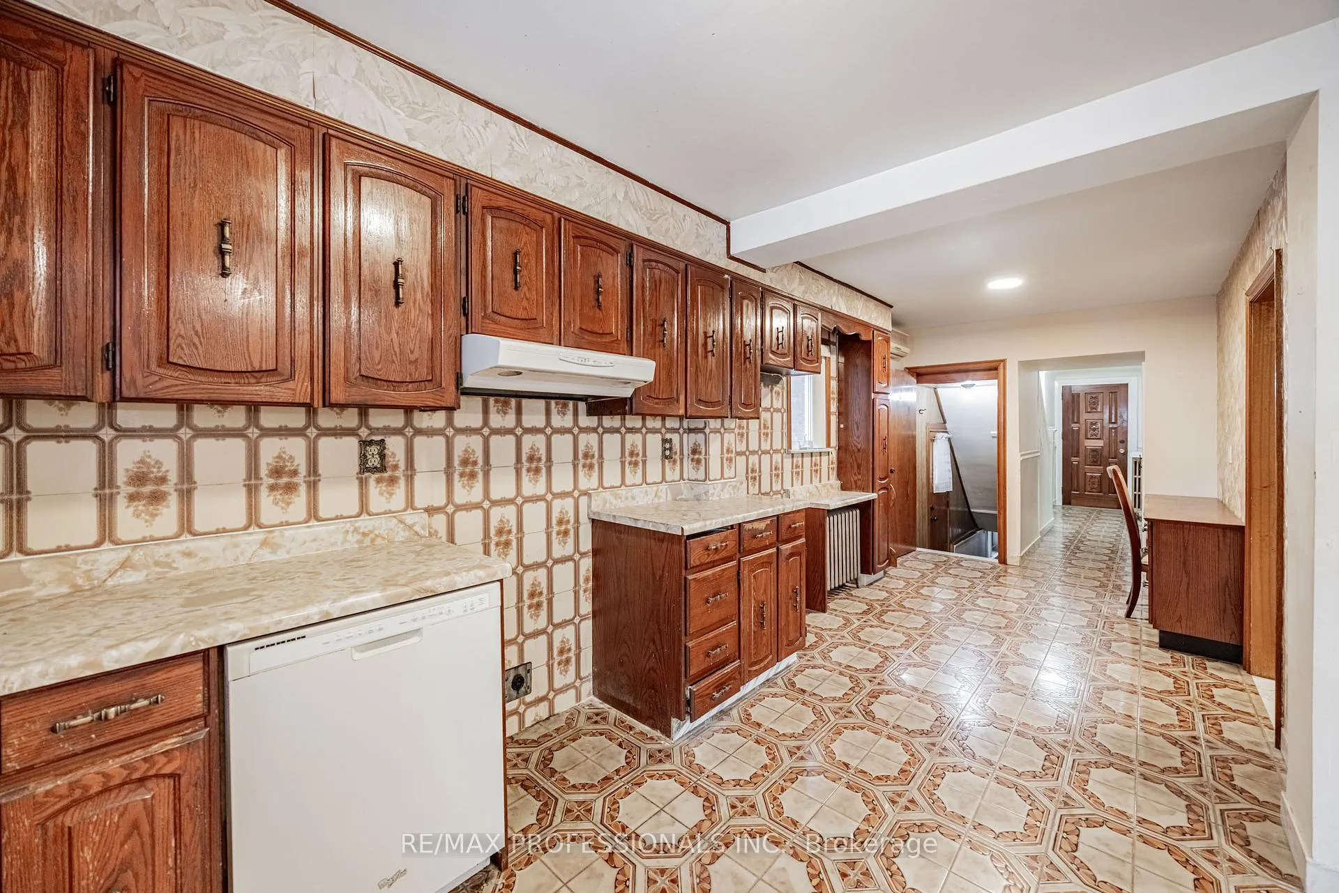 Photo 15 of 560 Atlas Avenue, Toronto, Oakwood Village — HOMEH