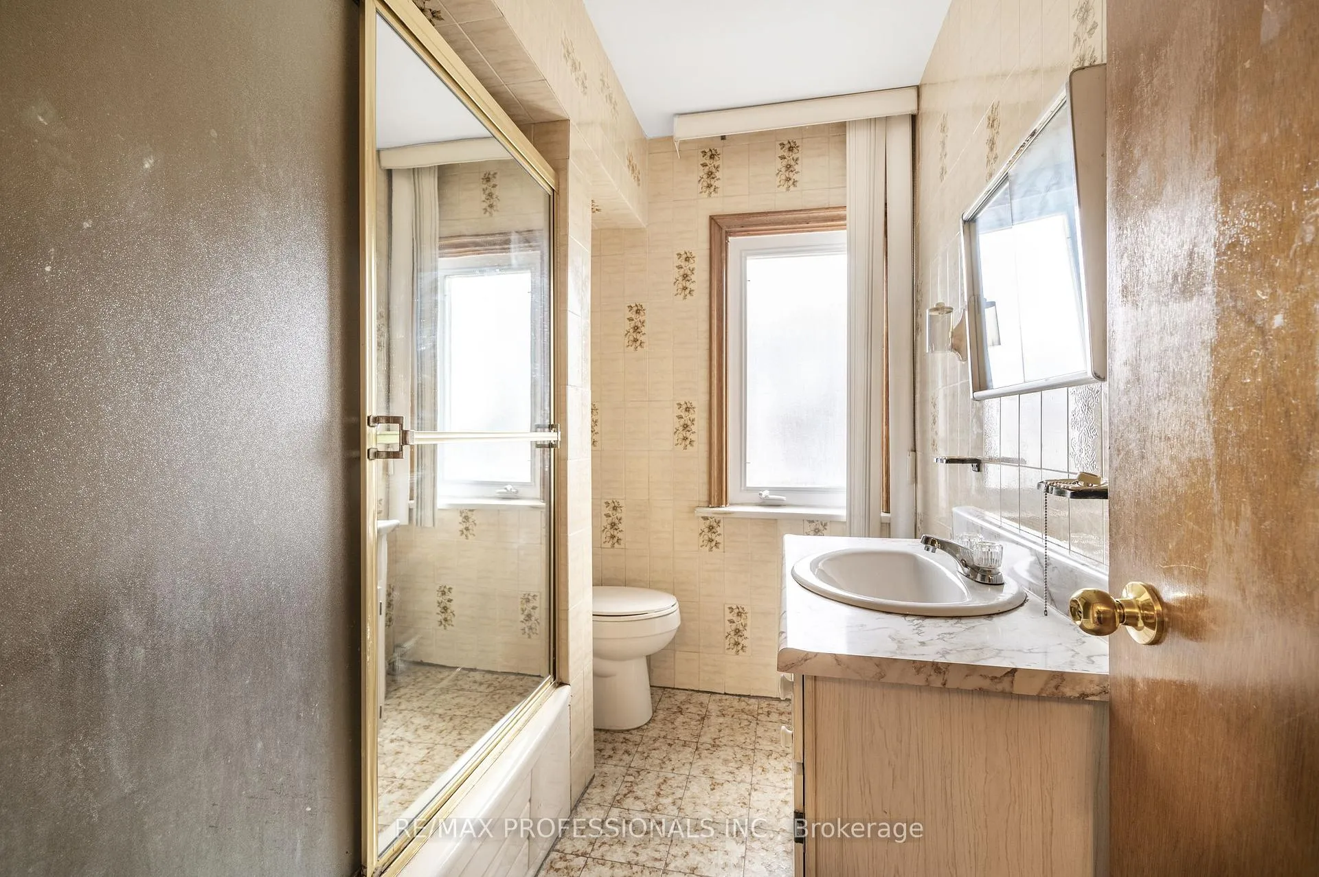 Photo 19 of 560 Atlas Avenue, Toronto, Oakwood Village — HOMEH