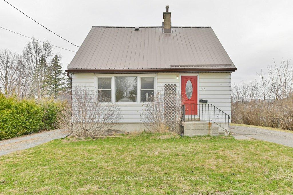 Photo 2 of 28 Russell Street, Belleville, Belleville Ward — HOMEH
