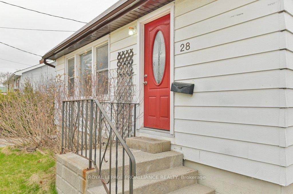 Photo 4 of 28 Russell Street, Belleville, Belleville Ward — HOMEH