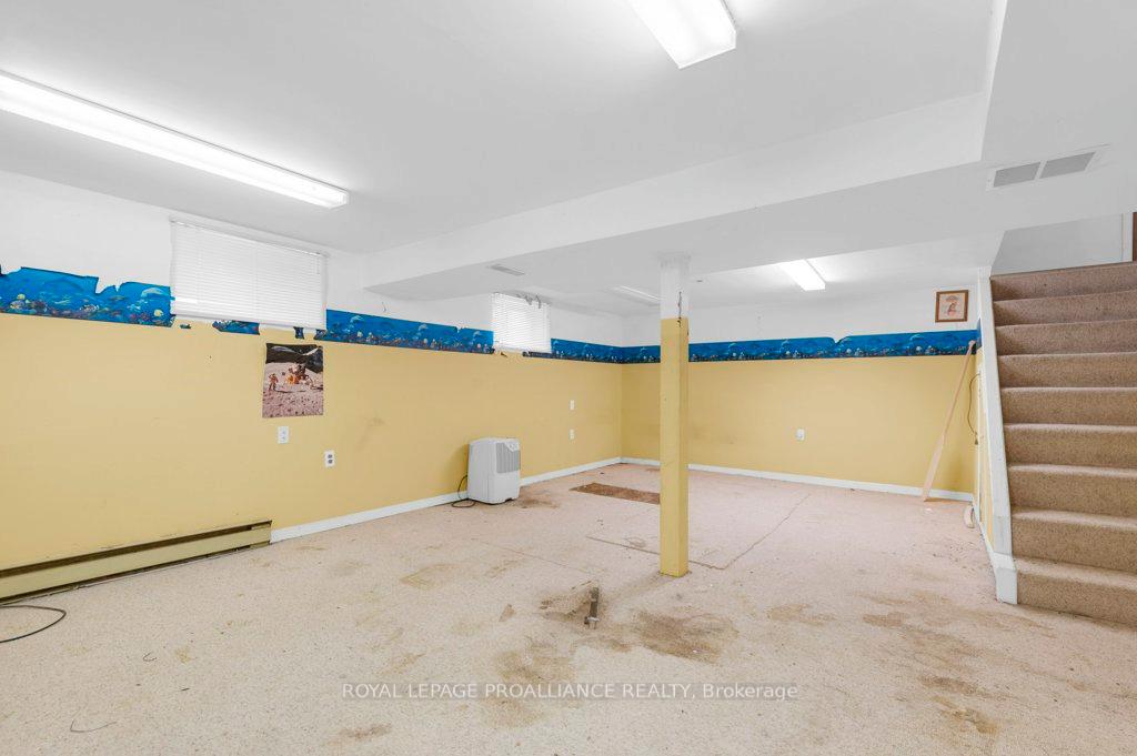 Photo 23 of 28 Russell Street, Belleville, Belleville Ward — HOMEH