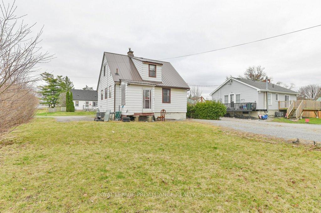 Photo 29 of 28 Russell Street, Belleville, Belleville Ward — HOMEH