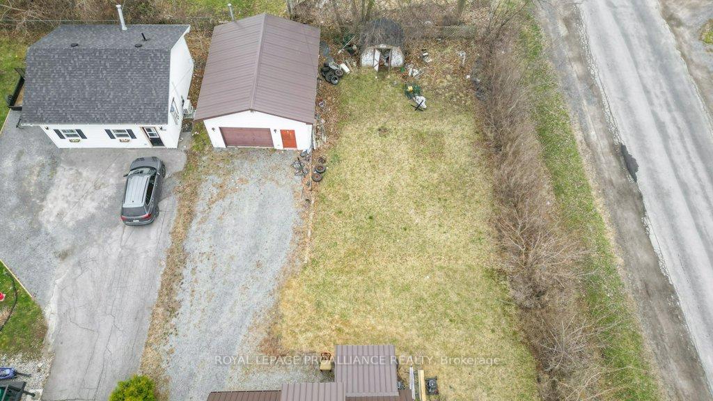 Photo 35 of 28 Russell Street, Belleville, Belleville Ward — HOMEH