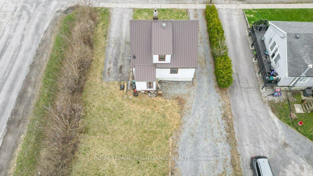Photo 36 of 28 Russell Street, Belleville, Belleville Ward — HOMEH