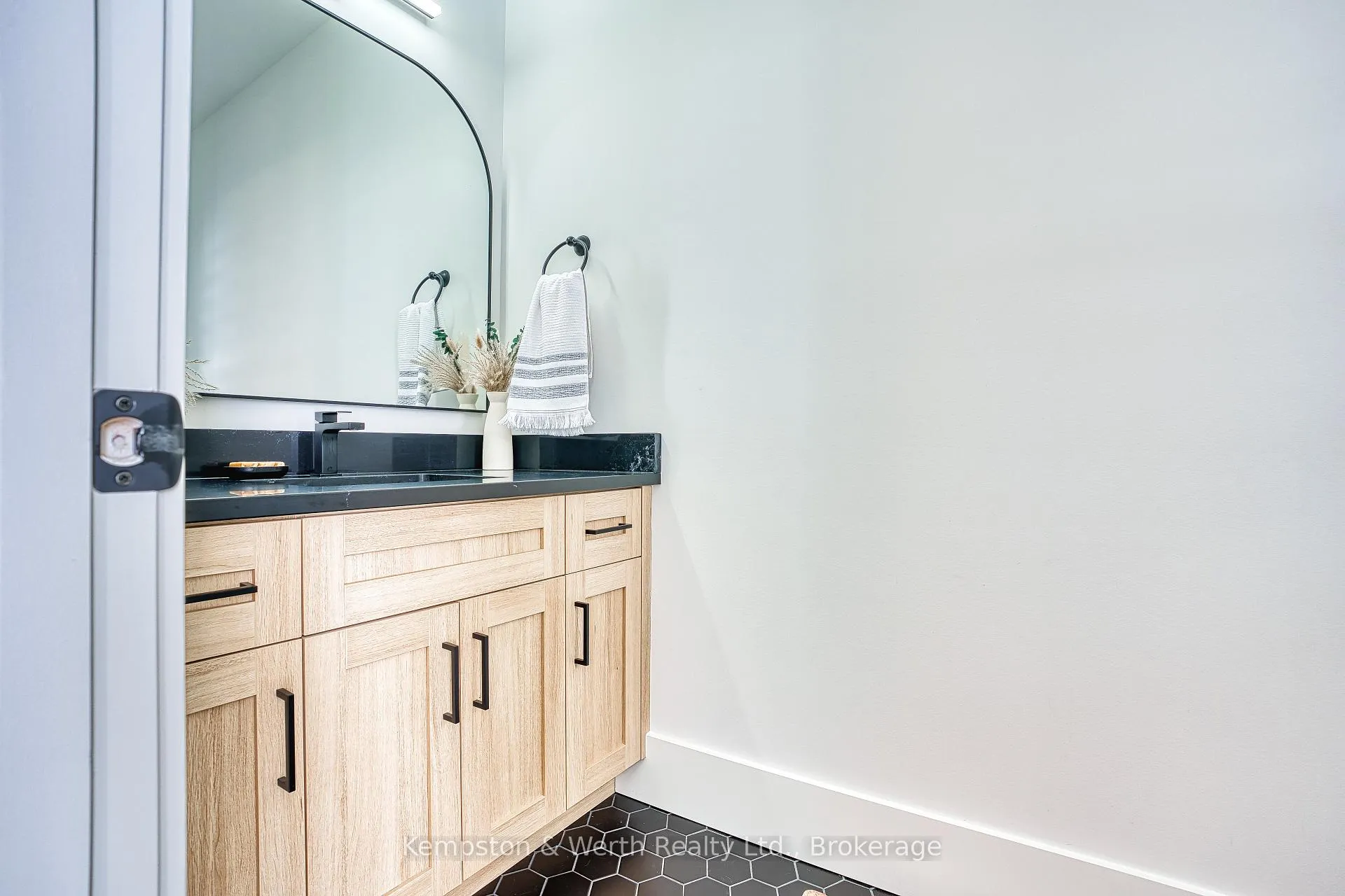 Photo 10 of 1034 Walton Avenue N, North Perth, Wallace — HOMEH