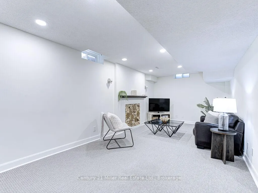 Photo 35 of 1476 Mayors Manor, Oakville, Glen Abbey — HOMEH