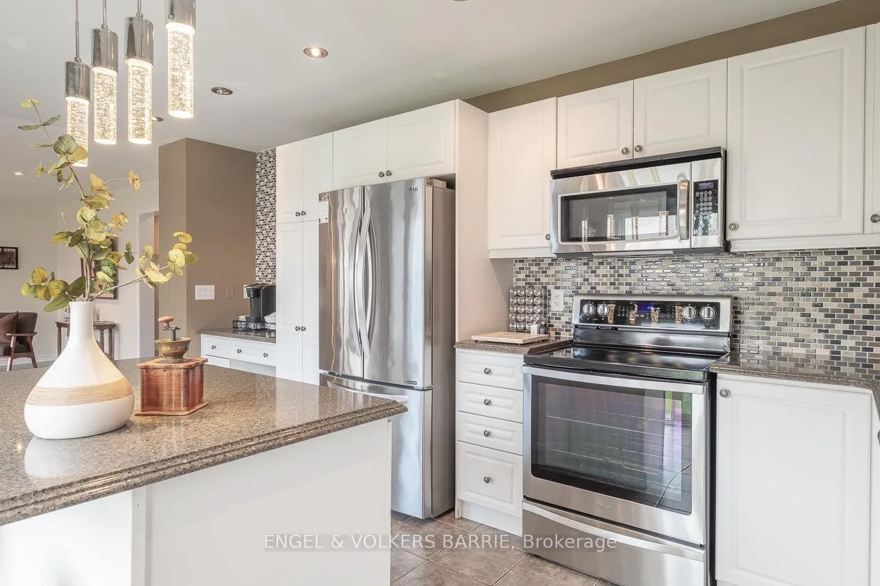 Photo 6 of 29 Ferris Lane, New Tecumseth, Alliston — HOMEH