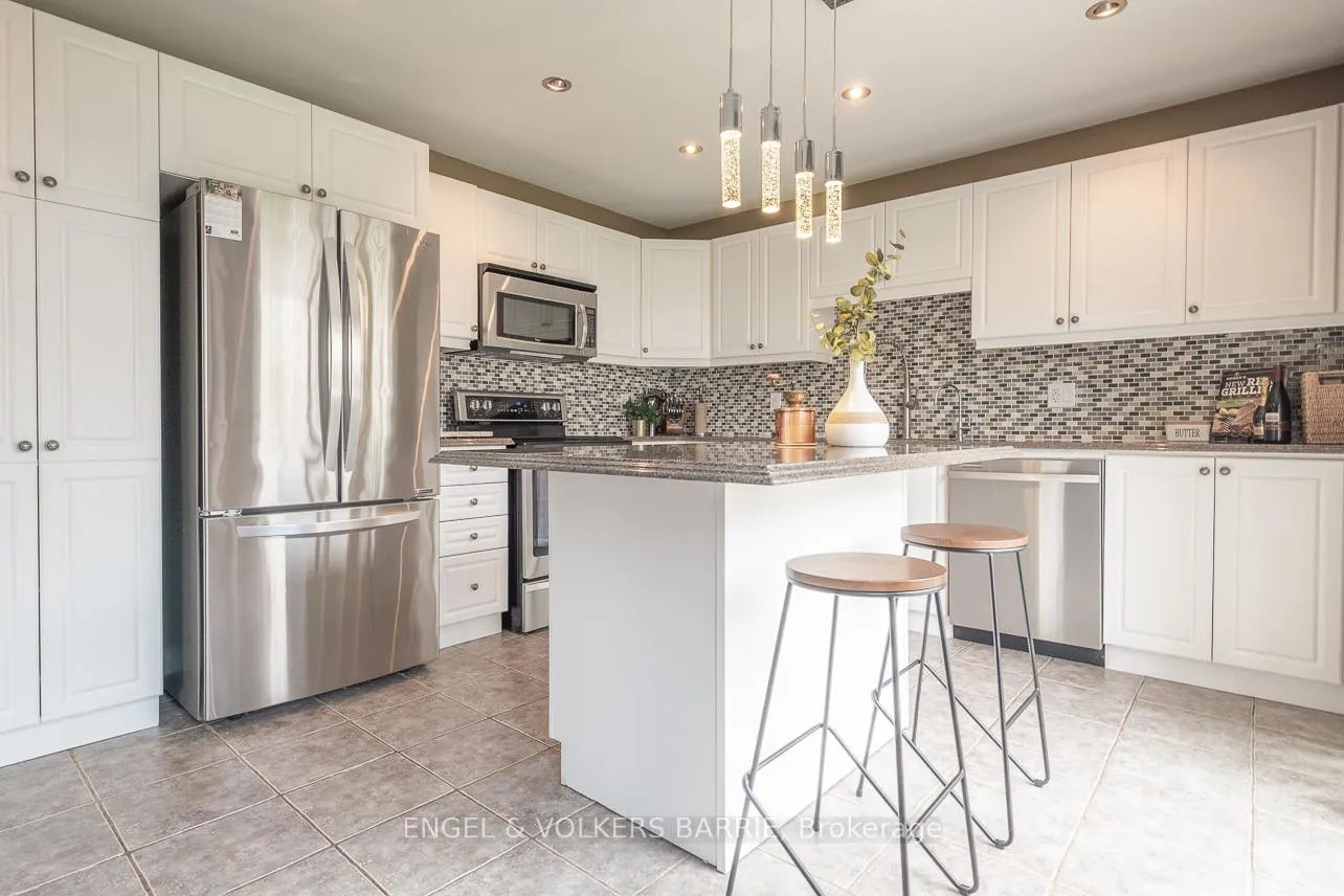 Photo 7 of 29 Ferris Lane, New Tecumseth, Alliston — HOMEH