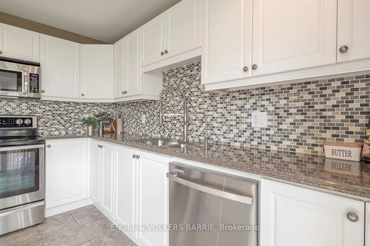 Photo 8 of 29 Ferris Lane, New Tecumseth, Alliston — HOMEH