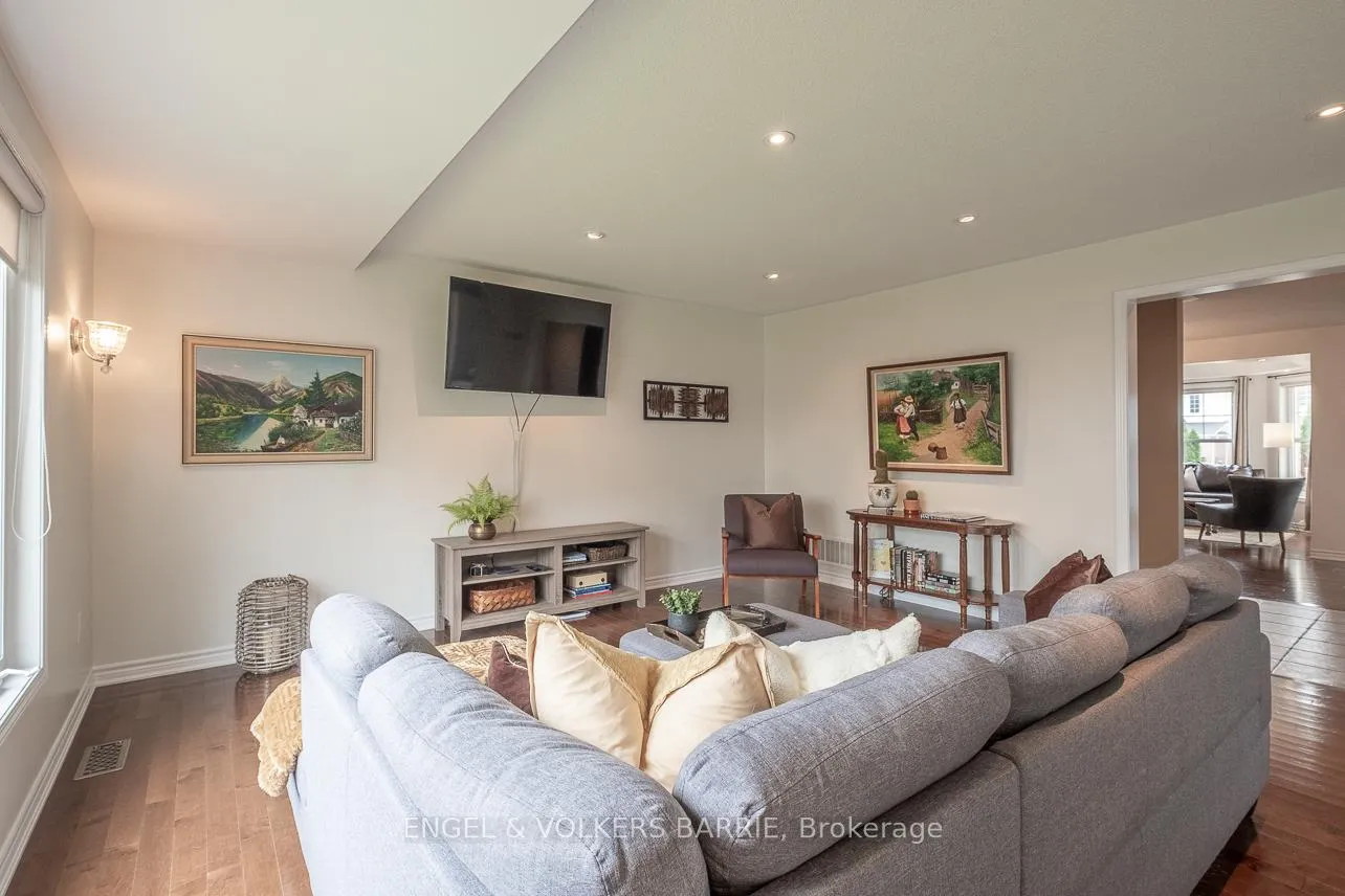 Photo 12 of 29 Ferris Lane, New Tecumseth, Alliston — HOMEH