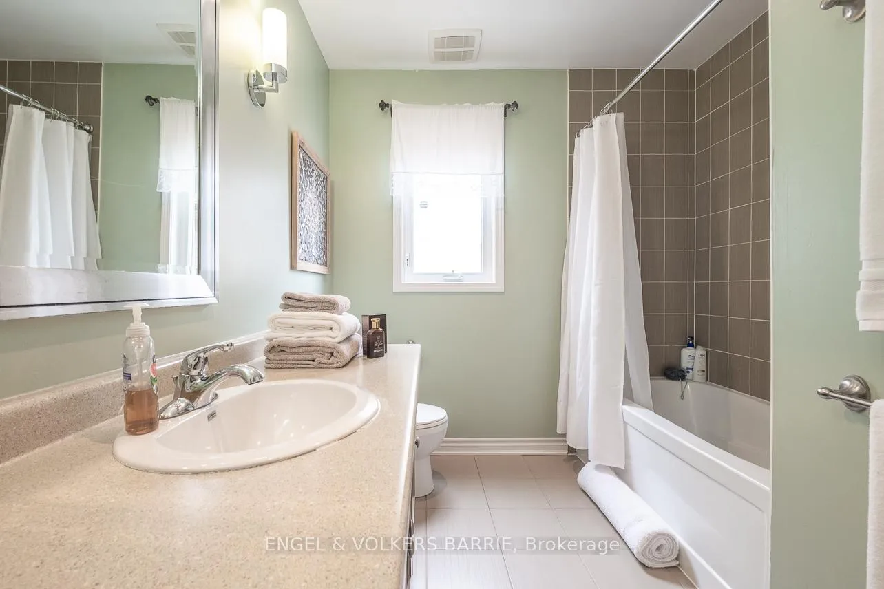 Photo 19 of 29 Ferris Lane, New Tecumseth, Alliston — HOMEH