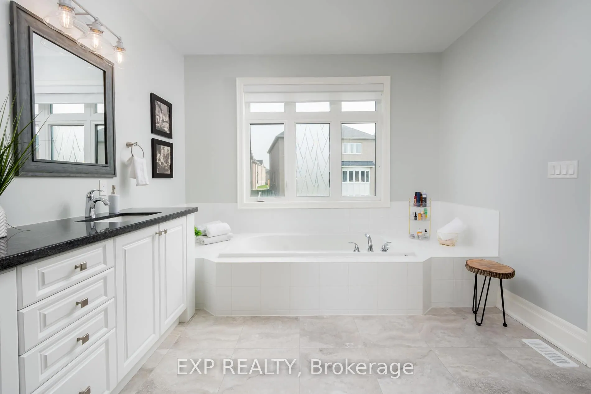 Photo 18 of 1644 Rizzardo Crescent, Innisfil, Alcona — HOMEH